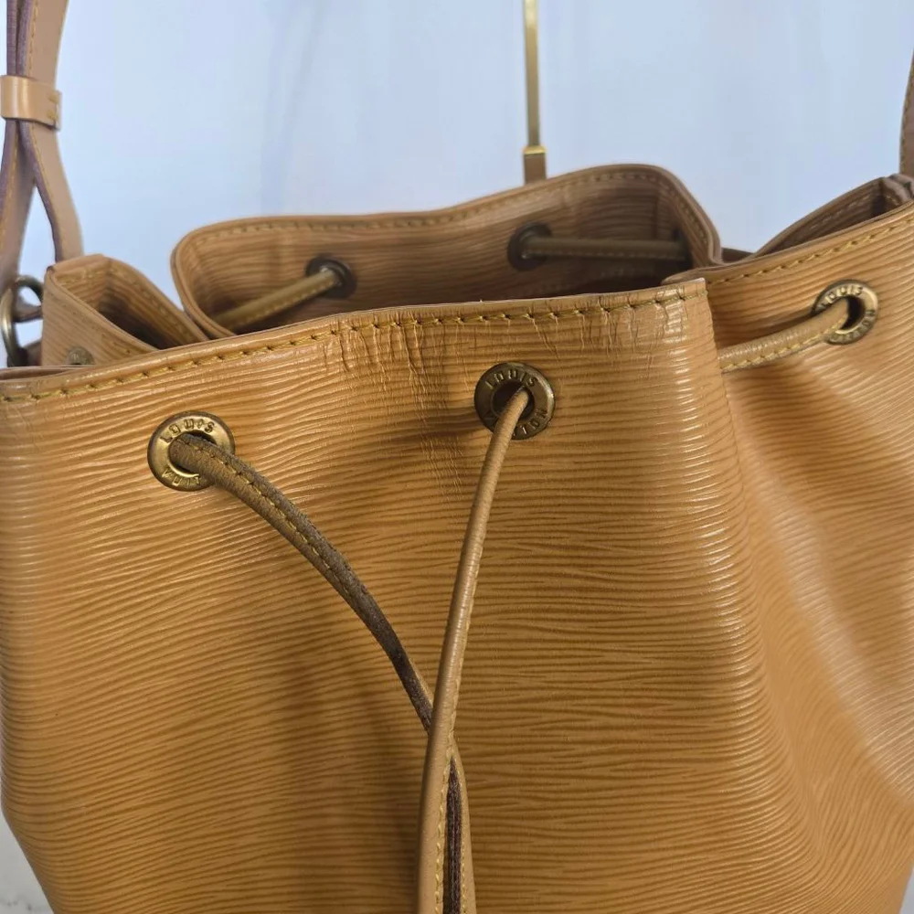 Women's Louis Vuitton Sable Tan Epi Leather Noe Shoulder Bag w/ COA & Dustbag